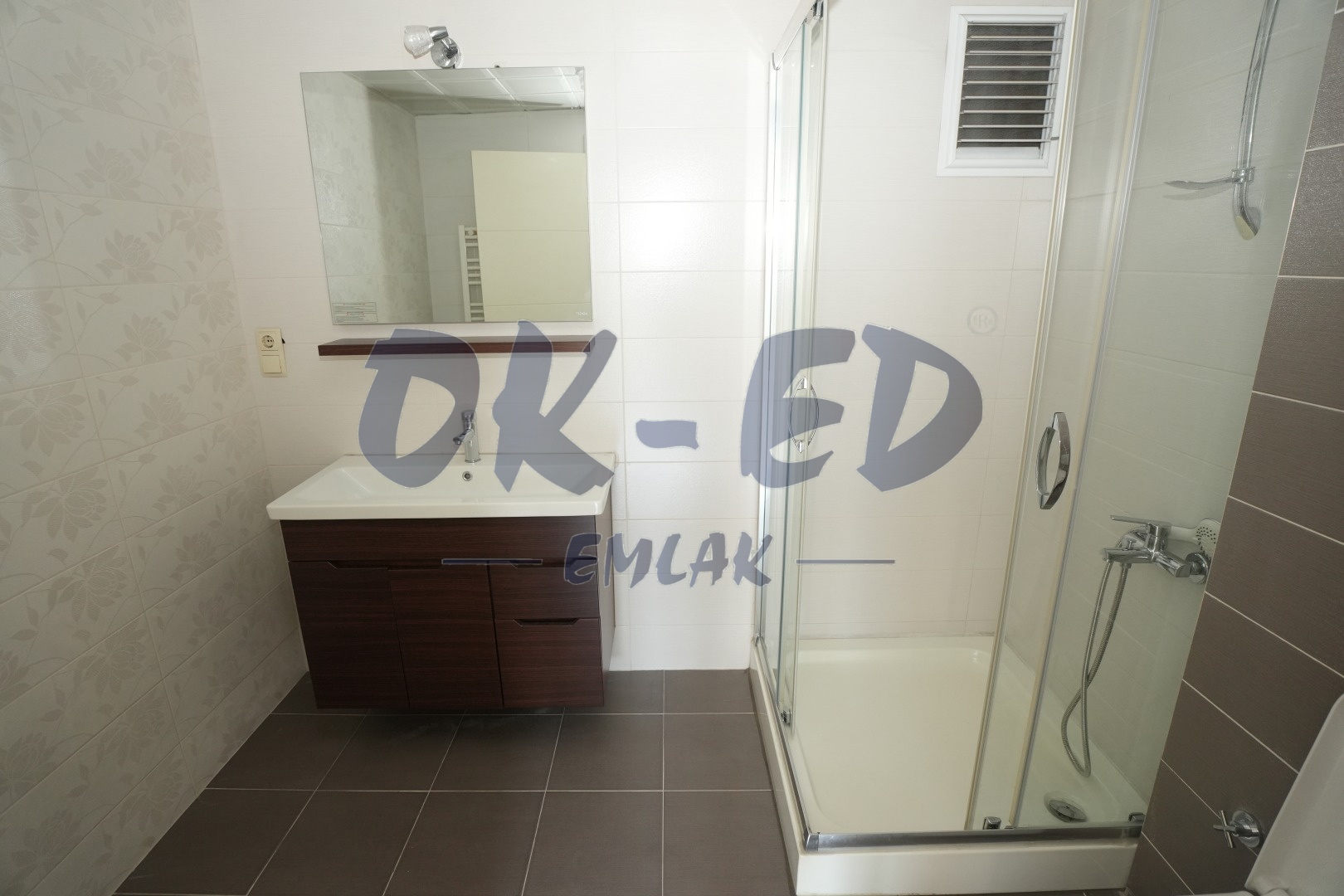 Süleymanlar Mahallesinde Adliyeye Yakın Kiralık 3+1 Ofis - 10. Fotoğraf