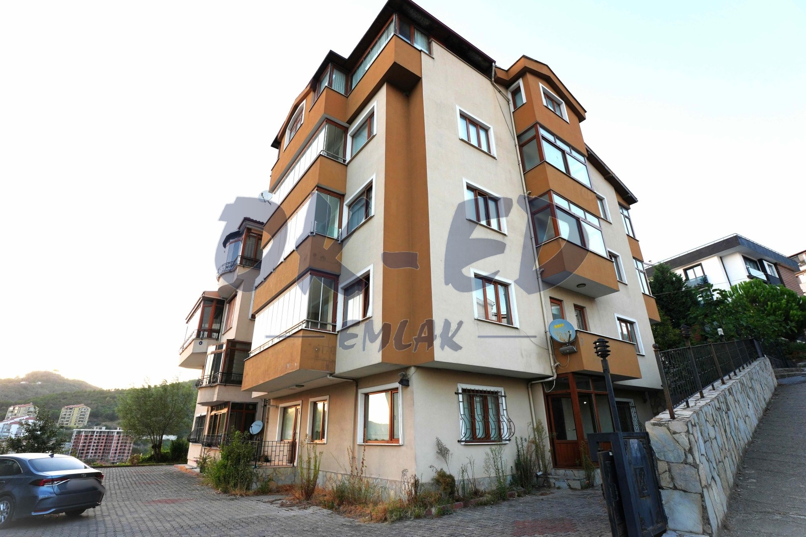 Süleymanlar Mahallesinde Deniz Manzaralı Satılık Dubleks Daire