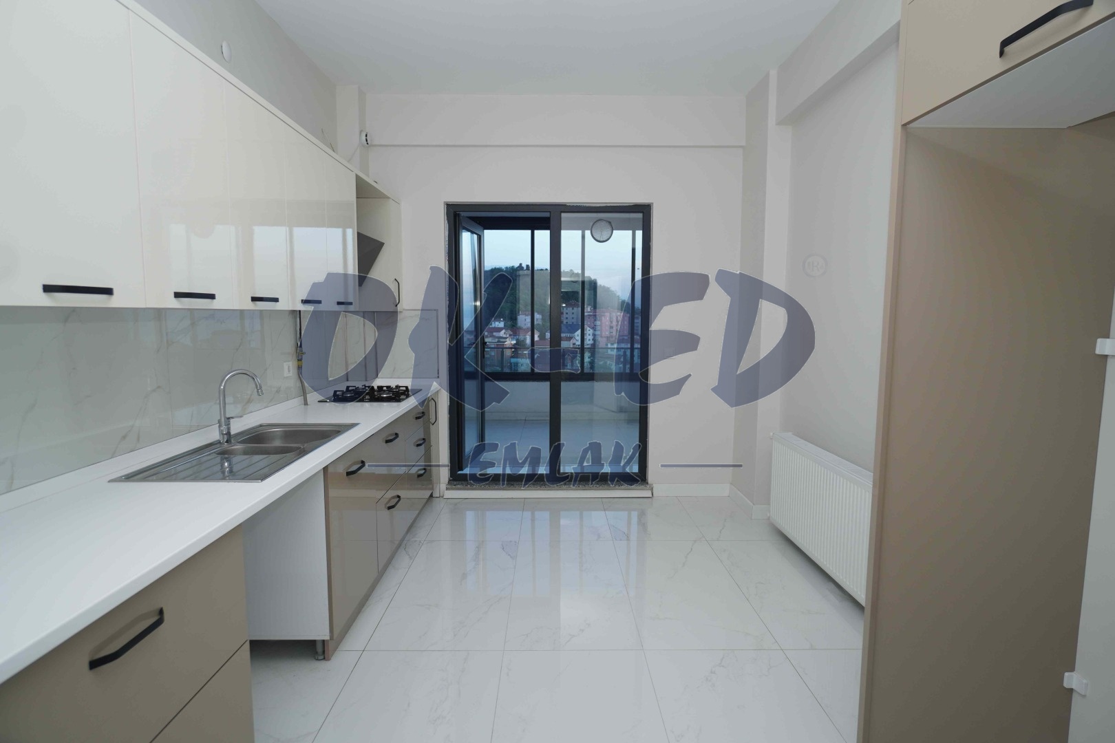 Uzunmehmet Mahallesi Site İçerisinde Satılık 3+1 Lüks Daire - 3. Fotoğraf