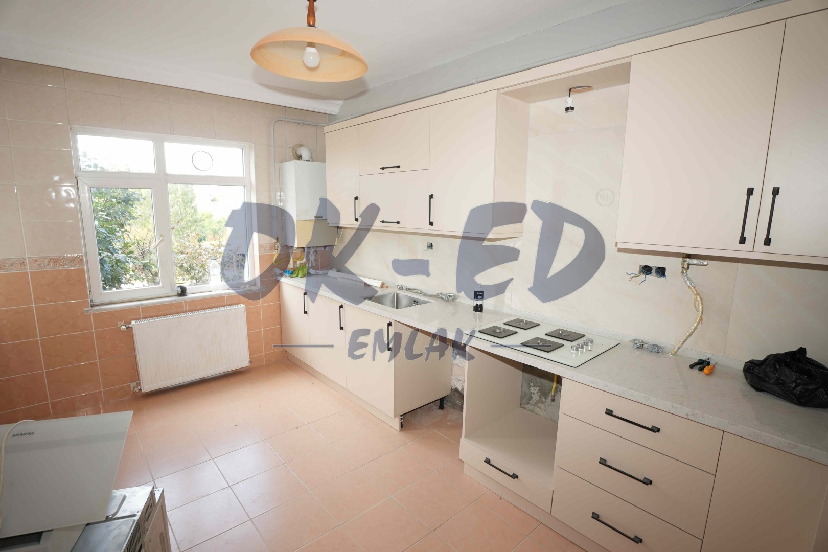 Uzunmehmet Mahallesi'nde Kiralık 3+1 Daire - 3. Fotoğraf